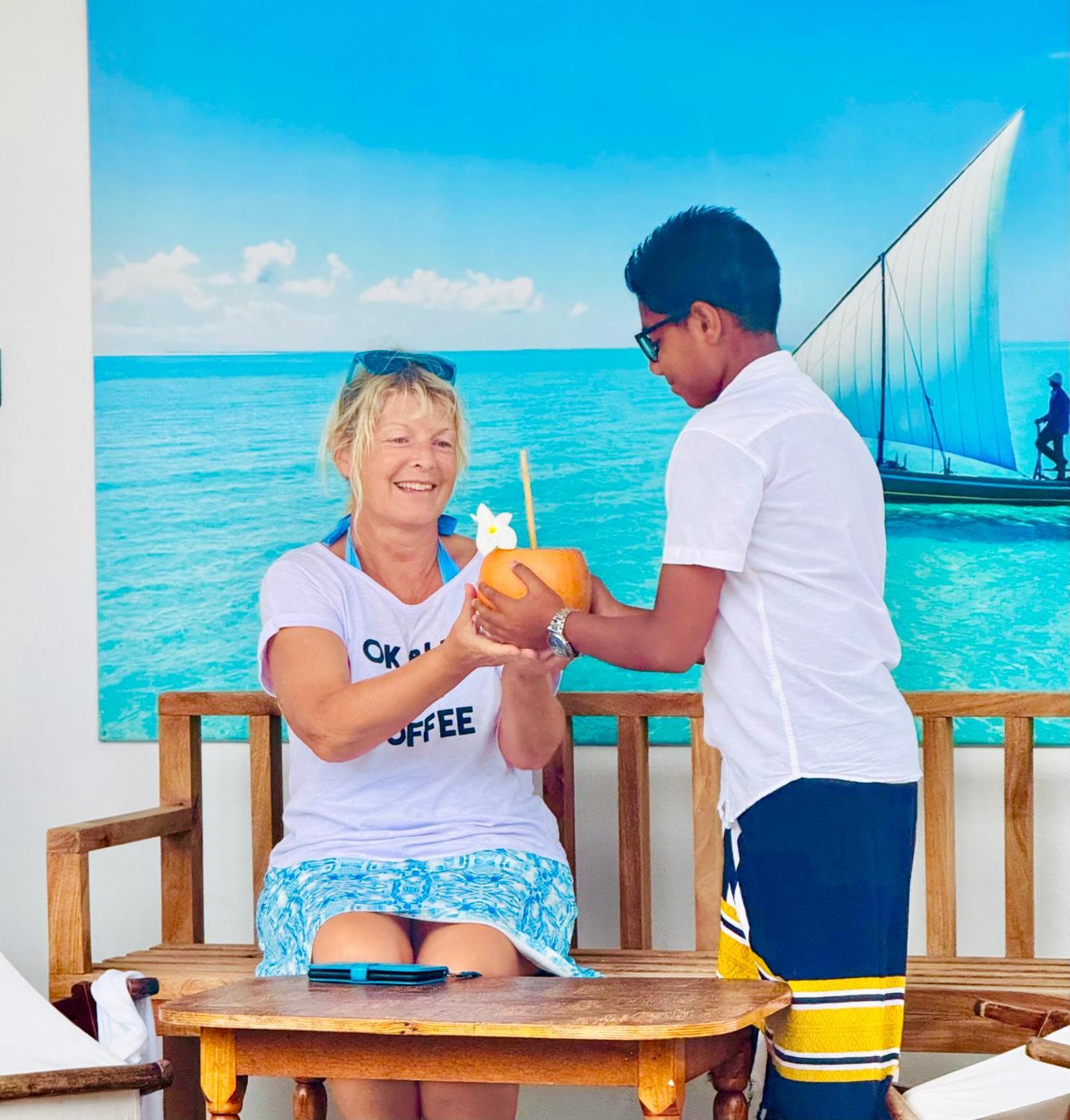 Crystal Sea Inn Bileffahi Bagian luar foto